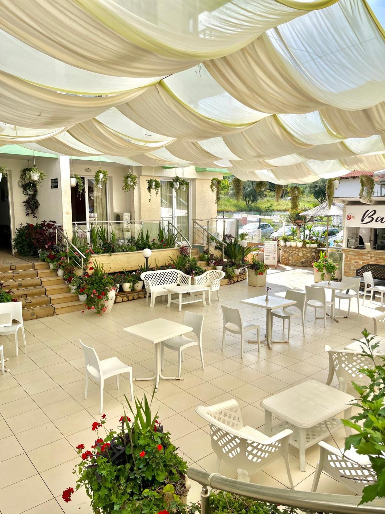 Hotel Garden Vlore Bagian luar foto