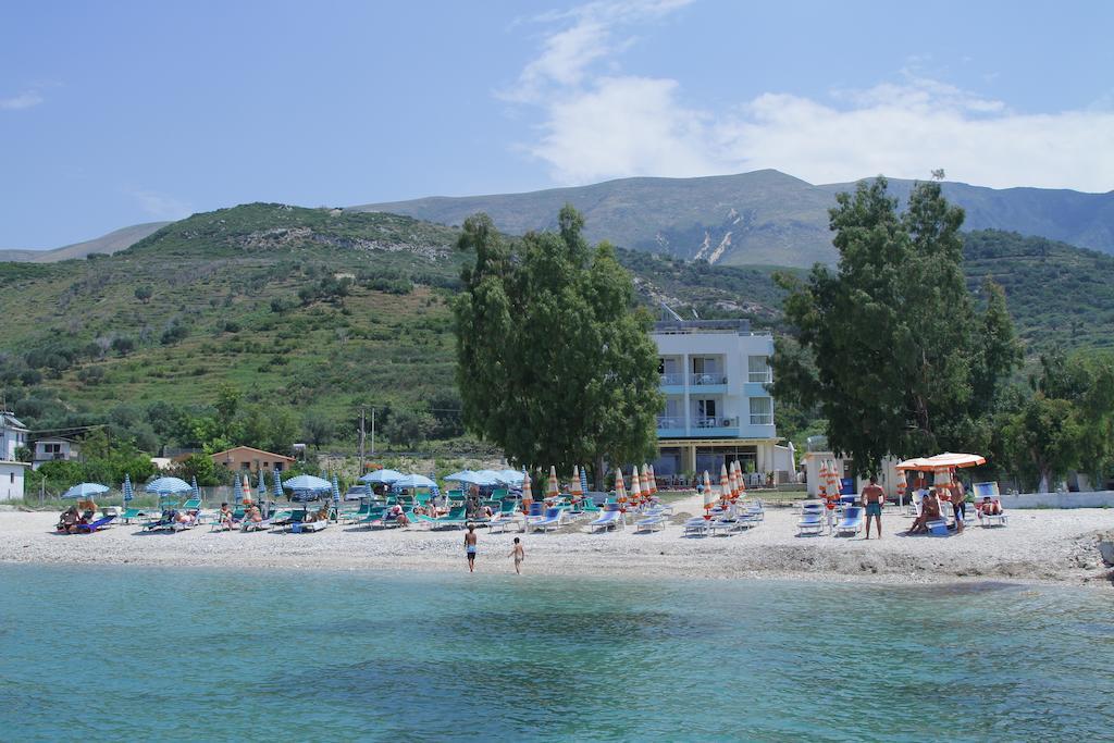 Hotel Garden Vlore Bagian luar foto